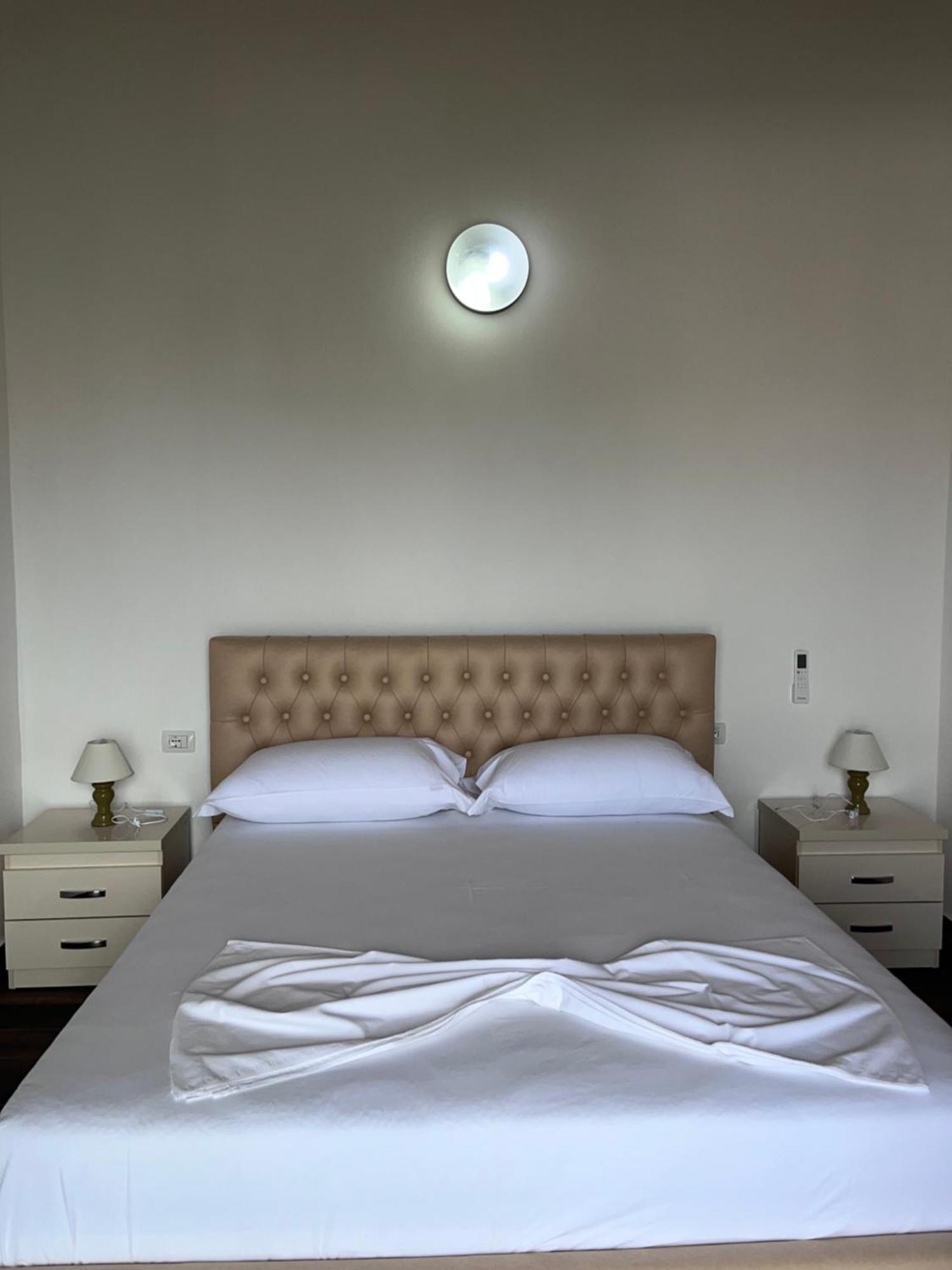 Villa Bailey Vlore Bagian luar foto